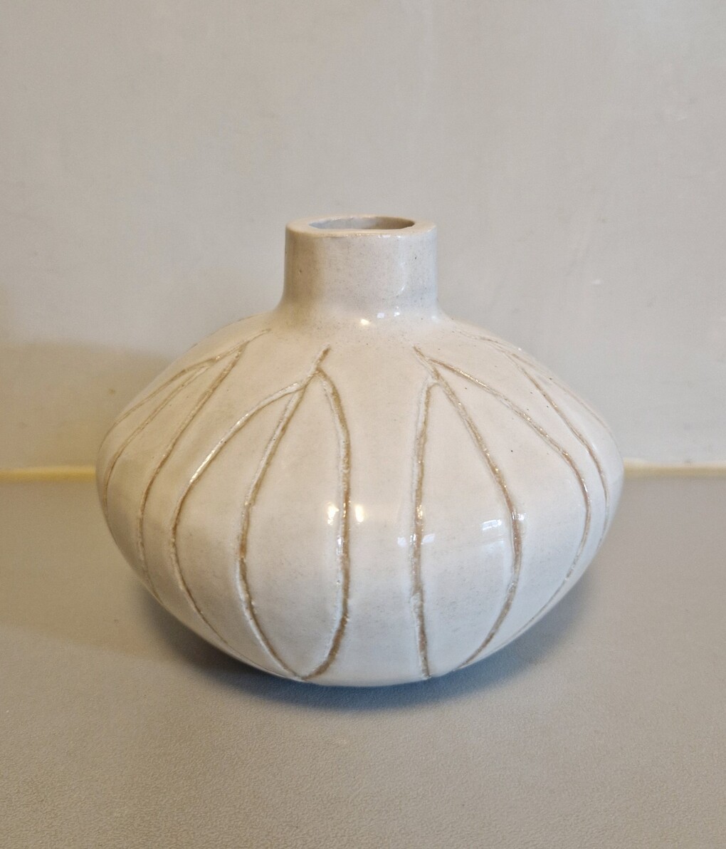 Witte keramische knopvaas enkele bloem kleine knop decoratieve bloemenvaas woondecoratie bloemen centerpieces moderne minimalistische vaas voor slaapkamer woonkamer kantoor bureau decor Witte keramische knopvaas enkele bloem kleine knop decoratieve bloemenvaas woondecoratie bloemen centerpieces moderne minimalistische vaas voor slaapkamer woonkamer kantoor bureau decor